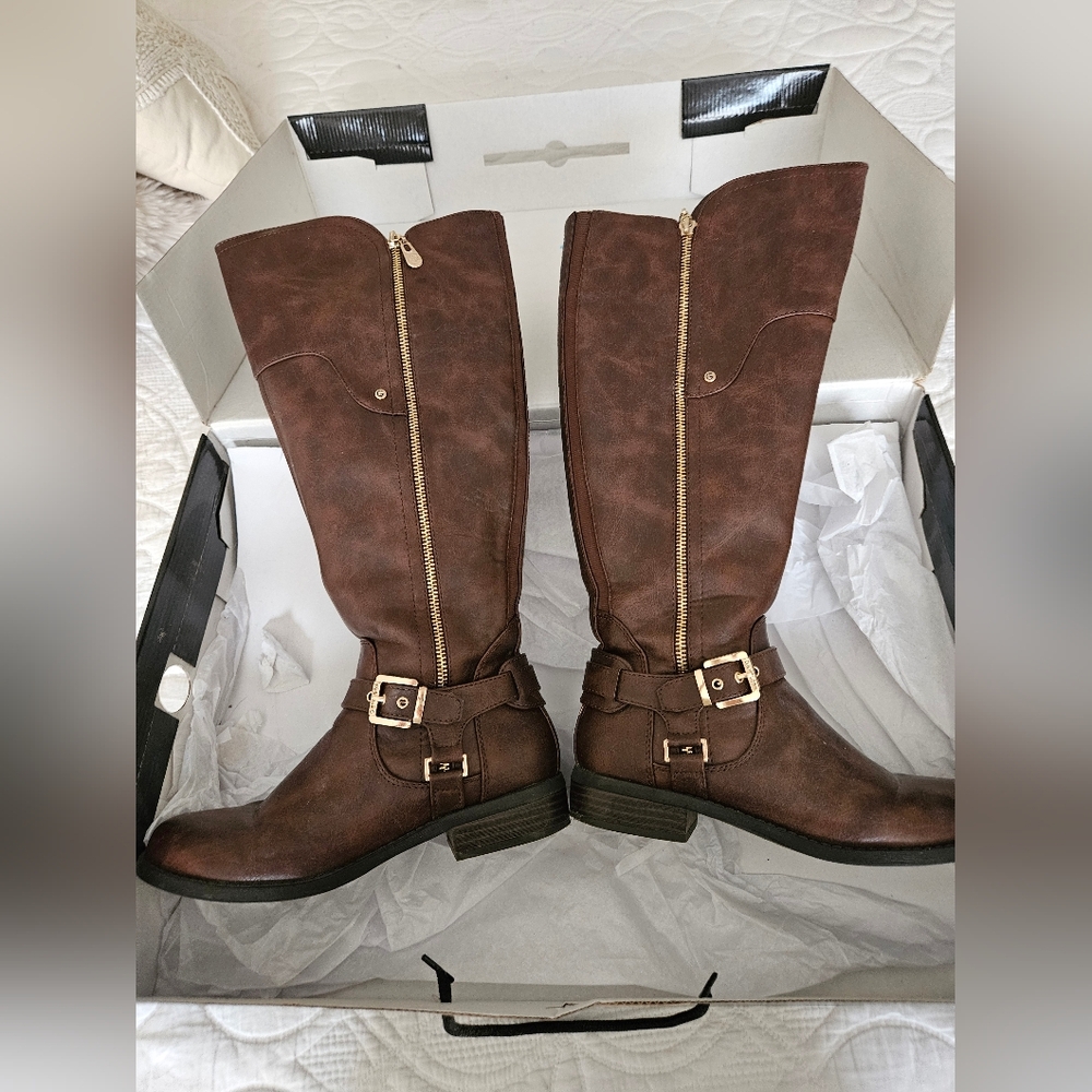 Guess boots